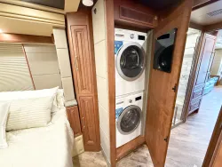 2017 Emerald Prevost X3-45 Double Slide | Thumbnail Photo 17 of 34