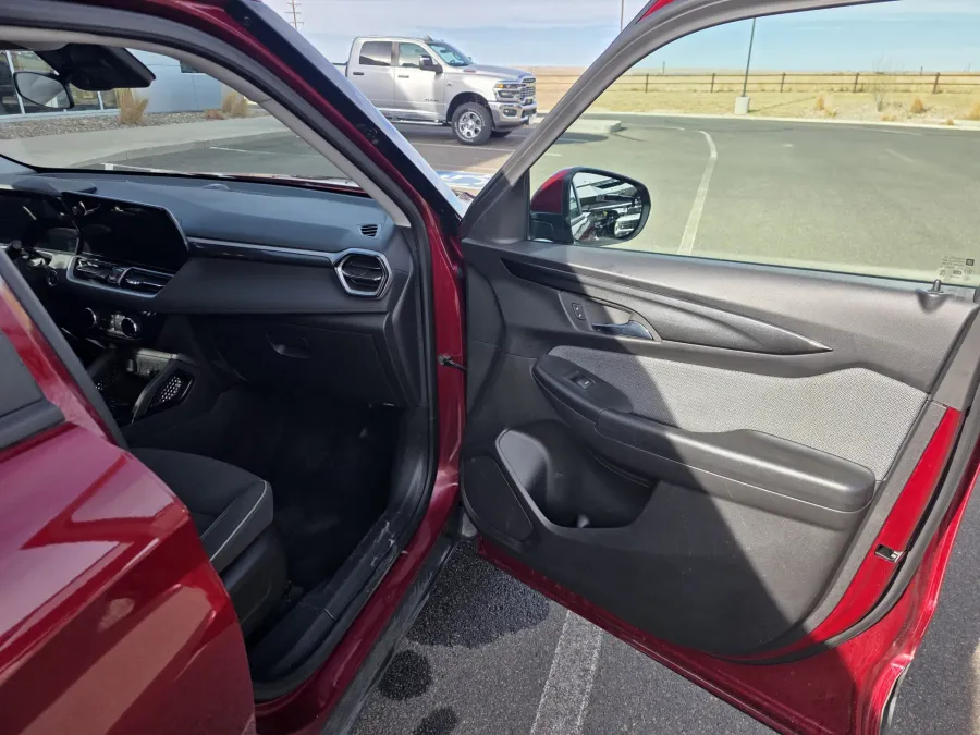 2025 Chevrolet Trailblazer LT | Photo 15 of 22