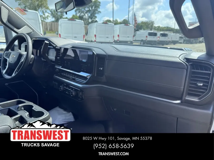 2024 Chevrolet 2500 | Photo 2 of 14