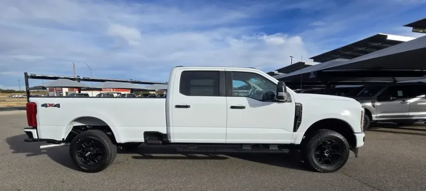 2026 Ford Super Duty F-250 | Photo 8 of 38