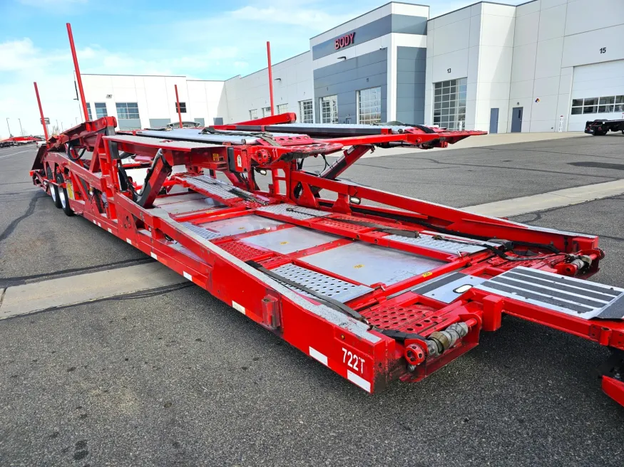 2020 Peterbilt 389 | Photo 7 of 34