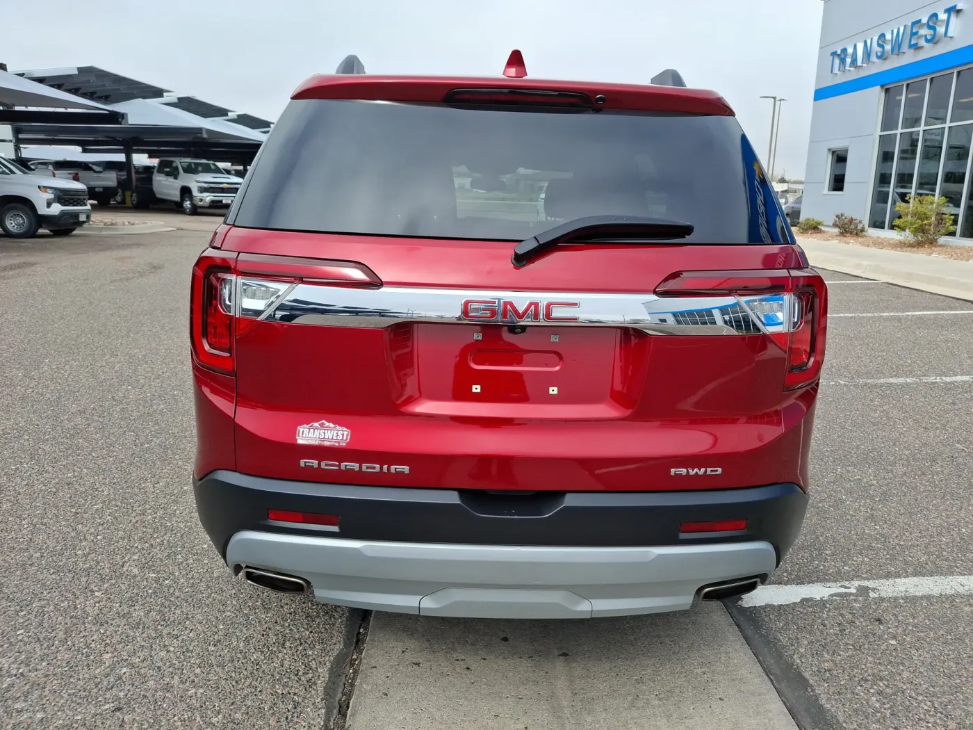 2023 GMC Acadia SLT | Photo 3 of 22