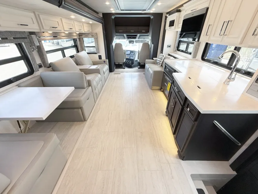 2026 Newmar Supreme Aire 4505 | Photo 5 of 30