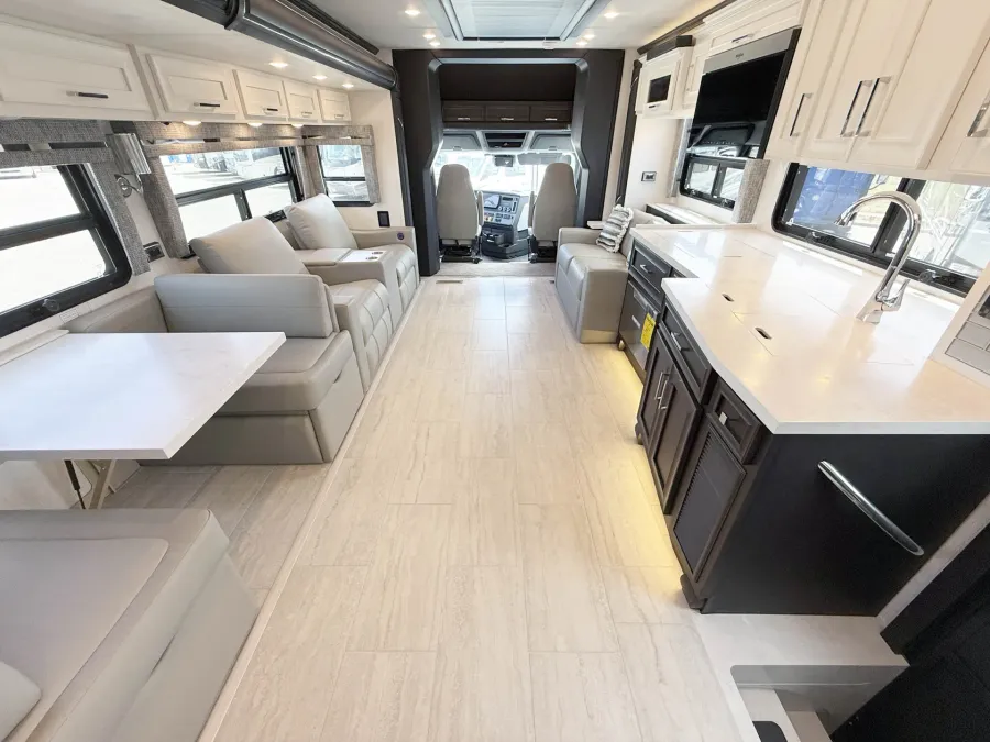 2026 Newmar Supreme Aire 4505 | Photo 5 of 30