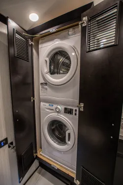 2026 Newmar Mountain Aire 4118 | Thumbnail Photo 31 of 44