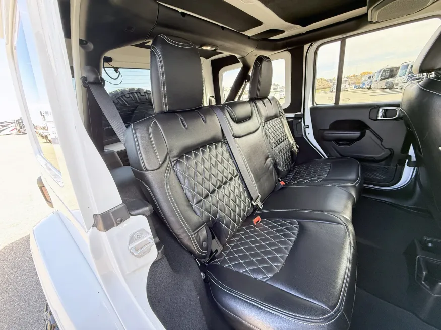 2018 Jeep Wrangler | Photo 17 of 21