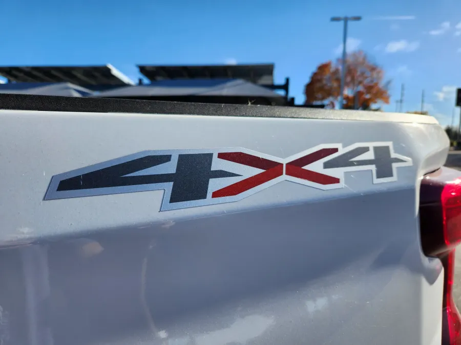 2021 Chevrolet Silverado 1500 LT | Photo 13 of 31