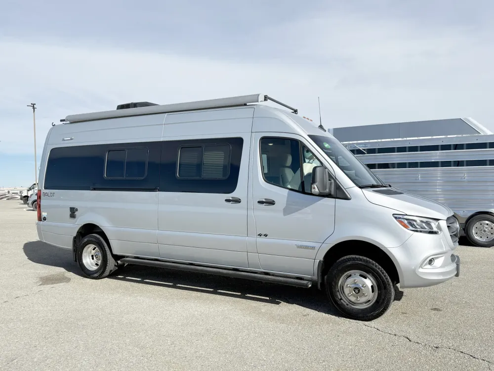 2020 Winnebago Boldt 70KL