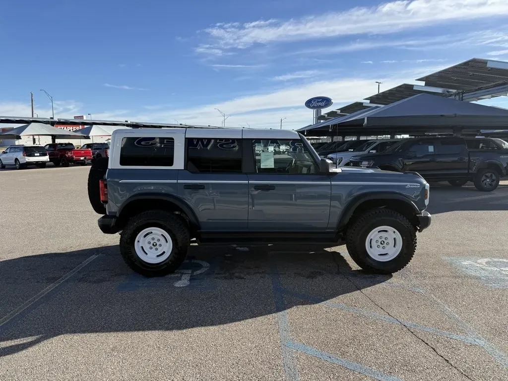 2025 Ford Bronco | Photo 4 of 26