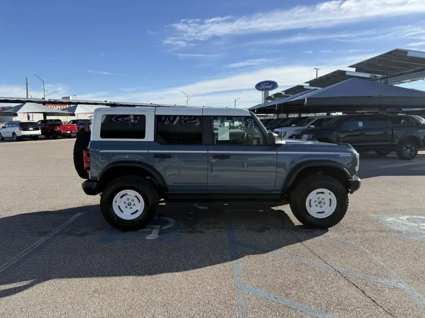2025 Ford Bronco | Photo 4 of 26