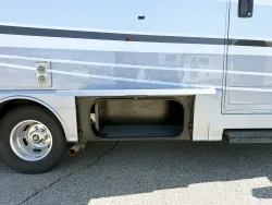 2019 Winnebago Navion 24J | Thumbnail Photo 18 of 24