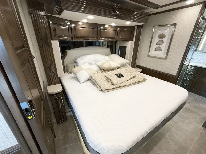 2024 Newmar Supreme Aire 4509 | Photo 14 of 31