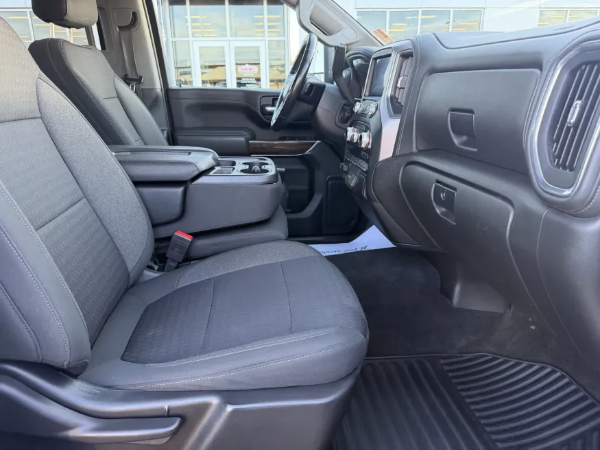 2022 GMC Sierra 2500HD SLE | Photo 10 of 18