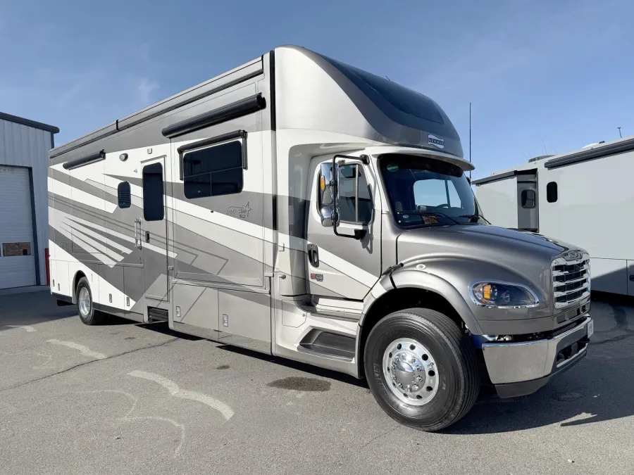 2026 Newmar Super Star 3731 | Photo 1 of 31