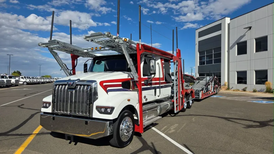 2026 Western Star 49X | Photo 2 of 24