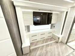 2023 Emerald Prevost H3-45 Triple Slide | Thumbnail Photo 18 of 35