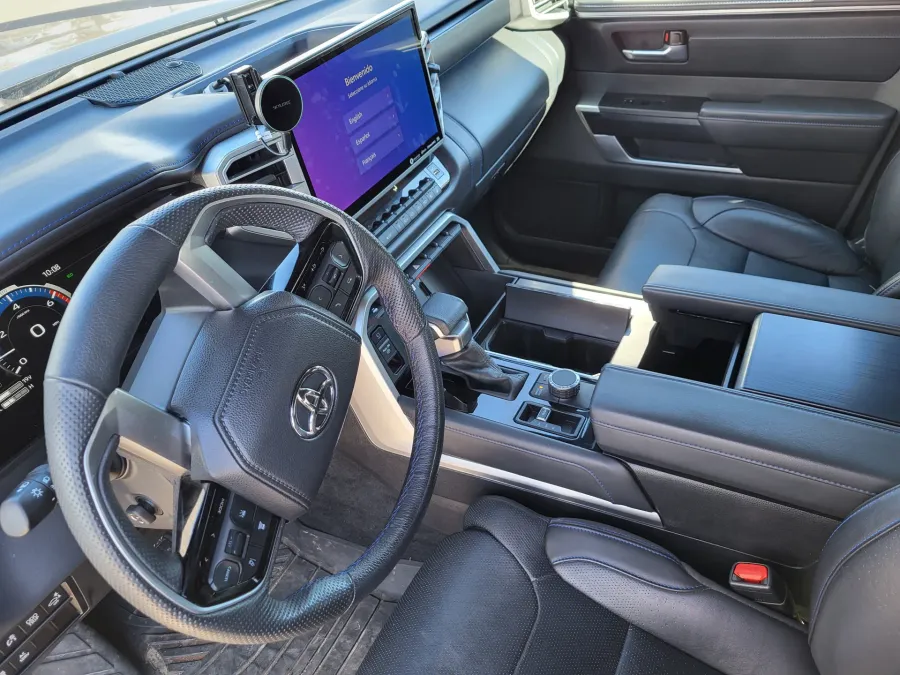 2024 Toyota Tundra 4WD Platinum | Photo 9 of 24