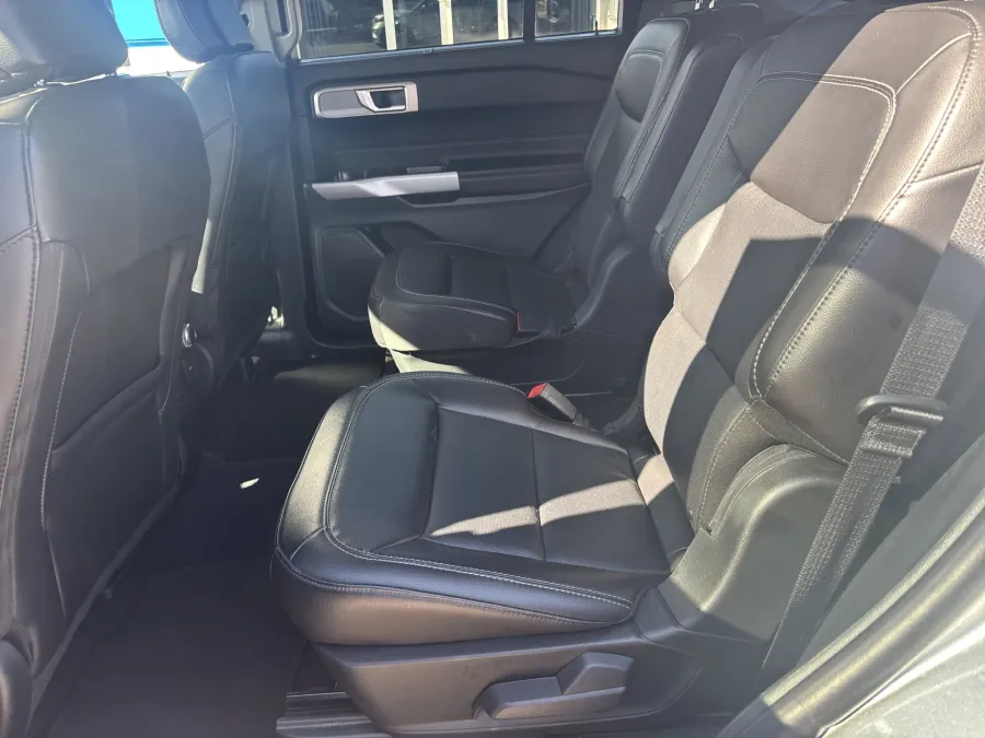 2024 Ford Explorer Limited | Photo 11 of 22