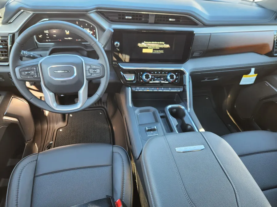 2026 GMC Sierra 2500HD Denali | Photo 11 of 31