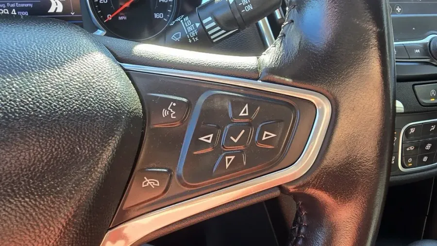 2022 Chevrolet Equinox | Photo 11 of 21