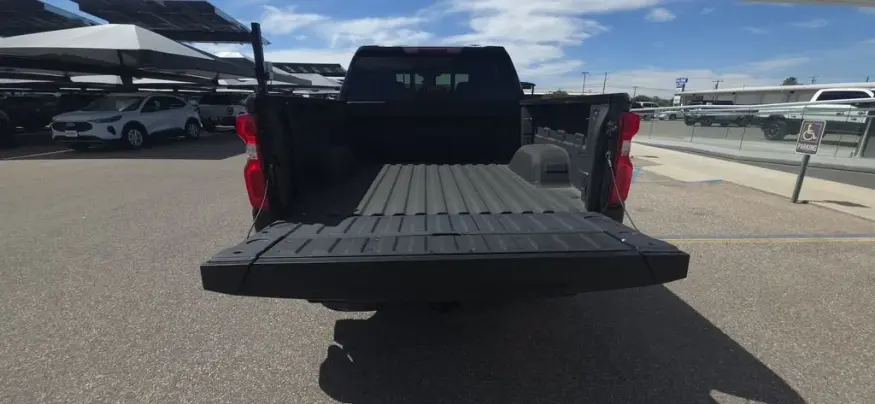2025 Chevrolet Silverado 1500 | Photo 10 of 35