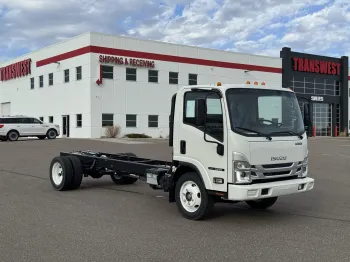 2025 Isuzu NRR