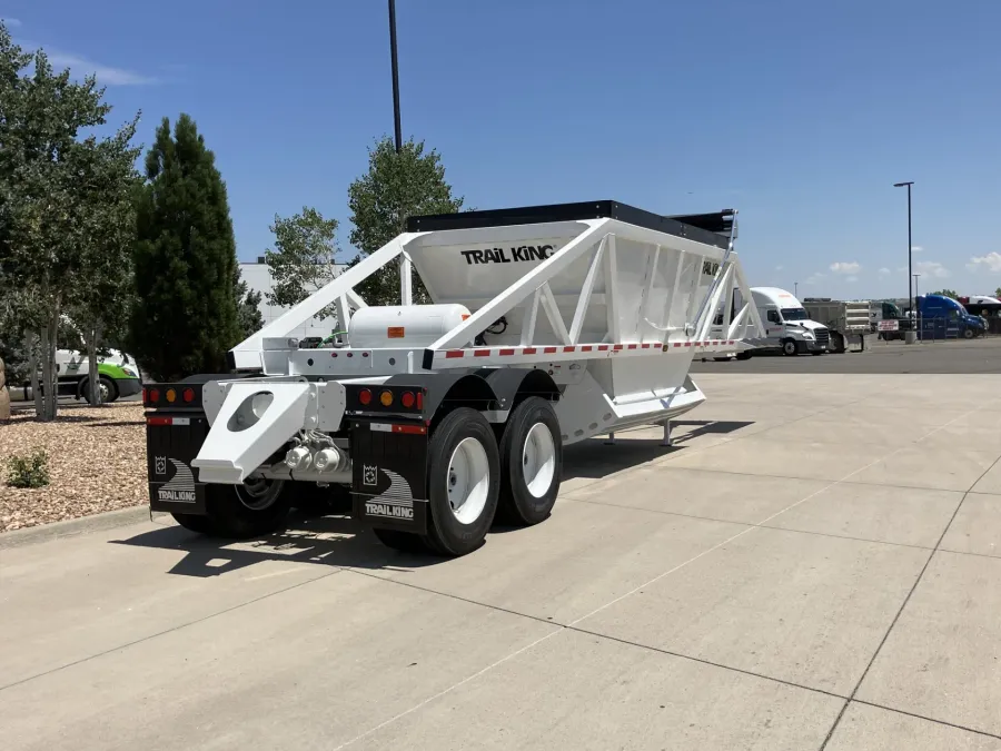 2025 Trail King TKBD22-402 | Photo 4 of 12