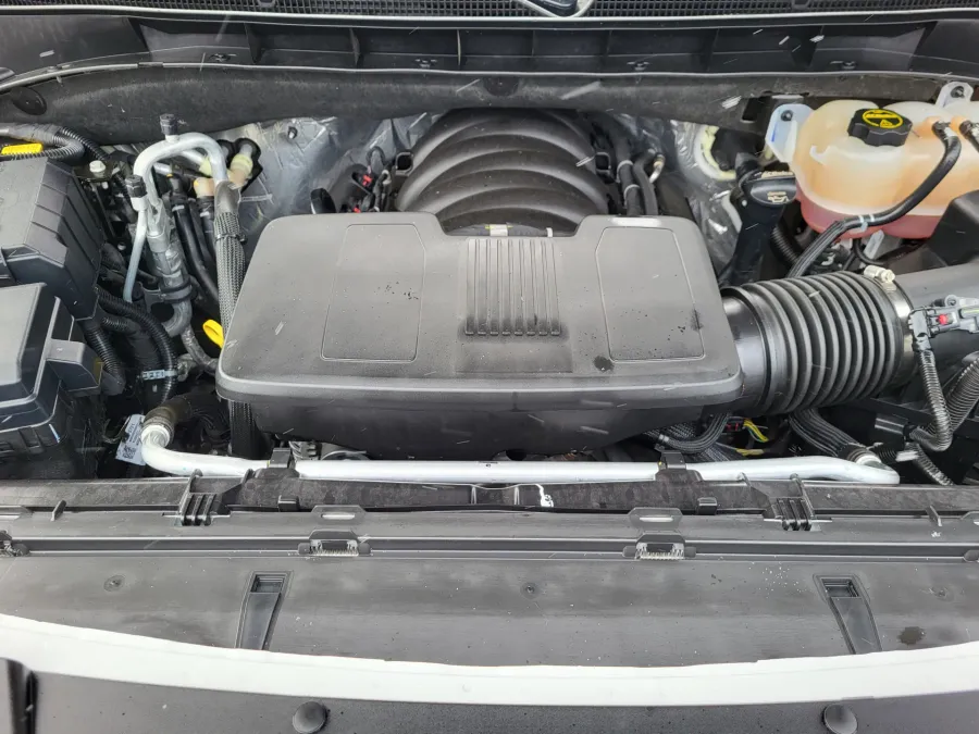 2024 Cadillac Escalade 4WD Premium Luxury | Photo 31 of 33