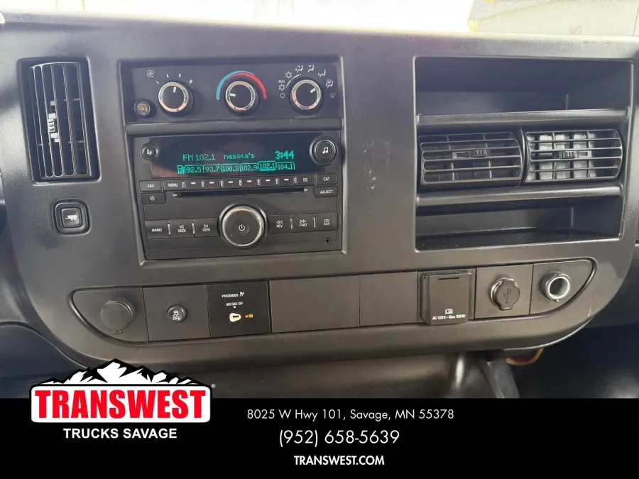 2017 Chevrolet Express 3500 Work Van | Photo 12 of 23