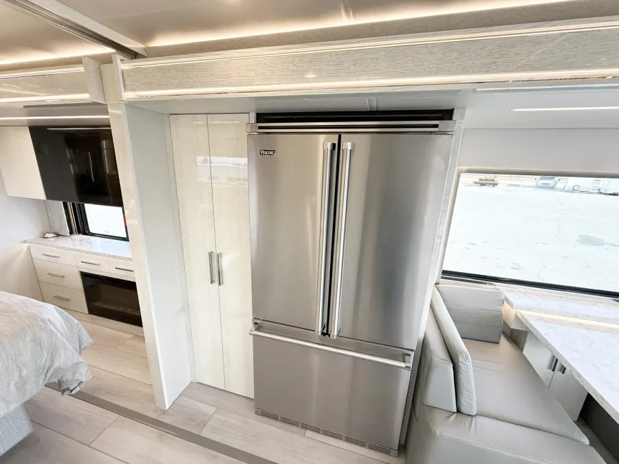 2024 Newmar King Aire 4531 | Photo 11 of 30