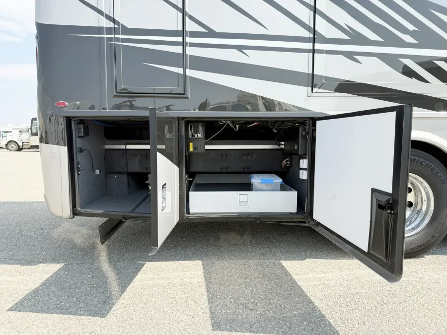 2024 Newmar Supreme Aire 4509 | Photo 28 of 31