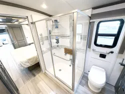 2026 Newmar Dutch Star 4369 | Thumbnail Photo 16 of 30
