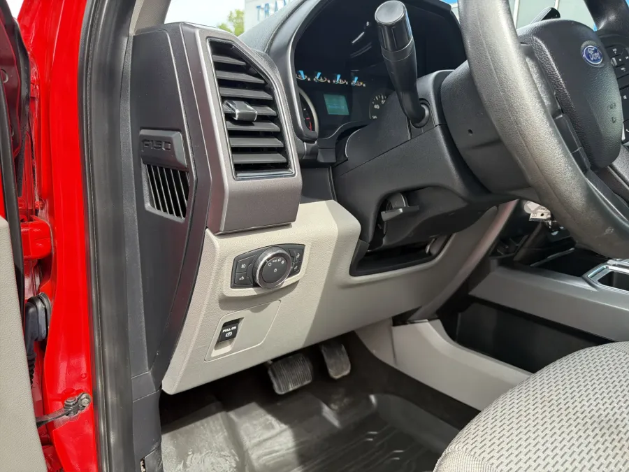 2020 Ford F-150 Lariat | Photo 13 of 20