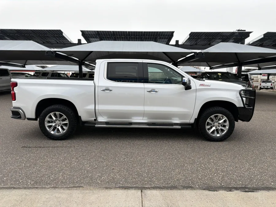 2021 Chevrolet Silverado 1500 LTZ | Photo 5 of 19