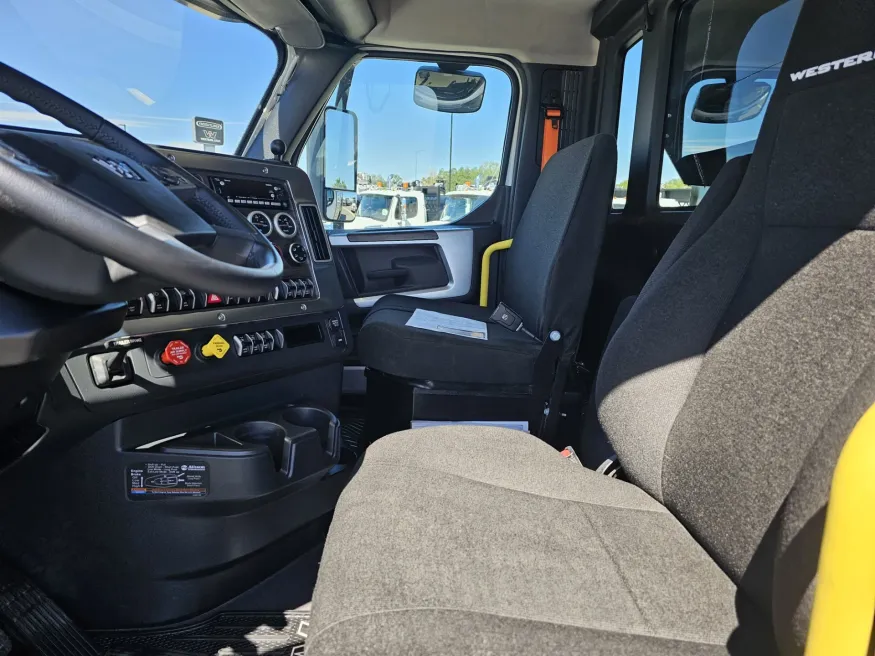 2025 Western Star 47X | Photo 10 of 22