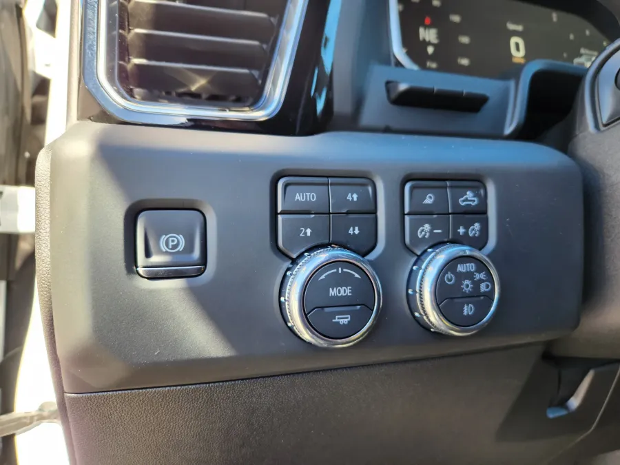 2026 GMC Sierra 2500HD Denali | Photo 6 of 31