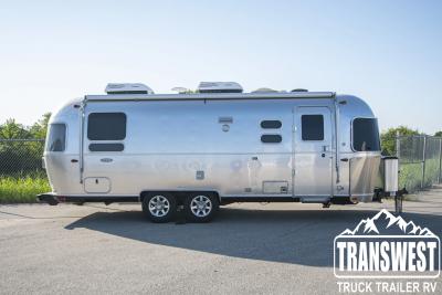 2018 Airstream Flying Cloud 25RB | Thumbnail Photo 1 of 20