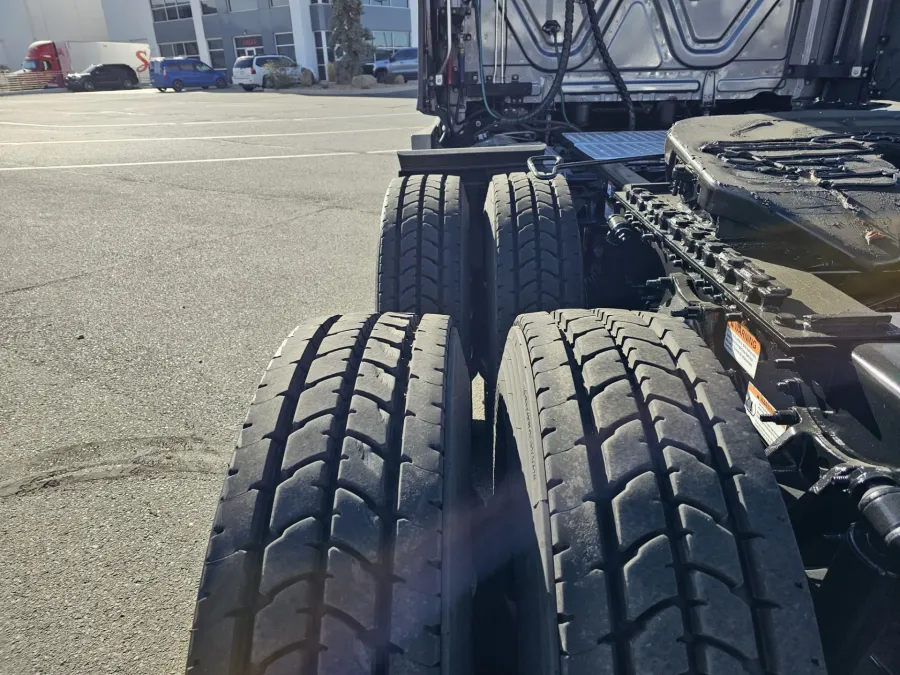 2024 Freightliner Cascadia | Photo 13 of 22