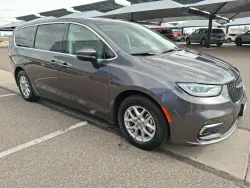 2023 Chrysler Pacifica Touring L | Thumbnail Photo 6 of 23