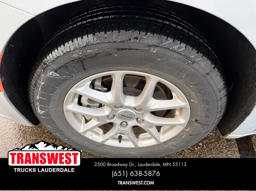 2024 Chrysler Pacifica Touring L | Photo 8 of 24