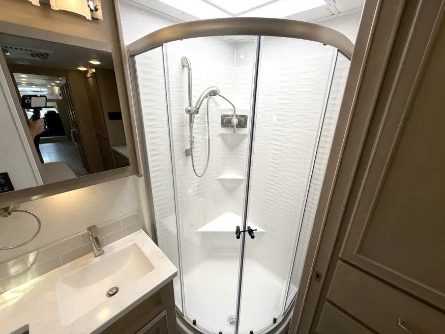 2026 Renegade Verona 40VRB | Photo 19 of 31