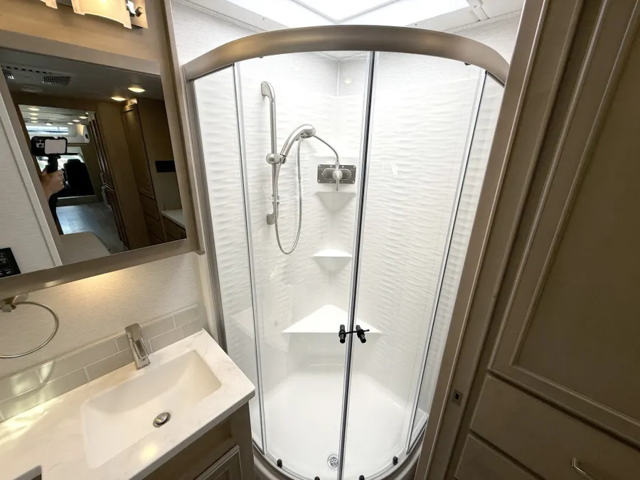 2026 Renegade Verona 40VRB | Photo 19 of 31