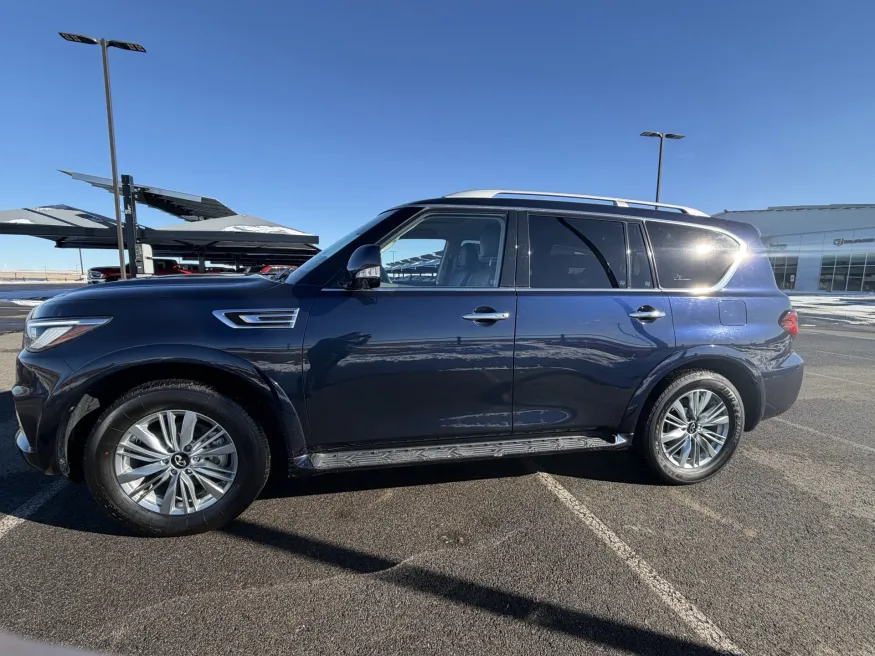 2024 Infiniti QX80 Luxe | Photo 7 of 21
