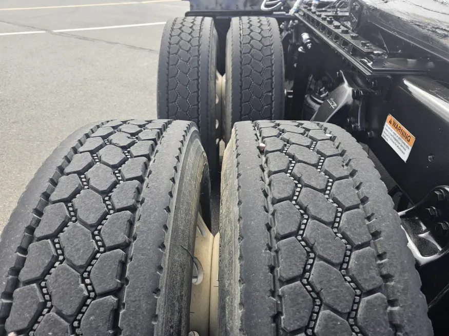 2023 Freightliner M2 112 | Photo 16 of 21