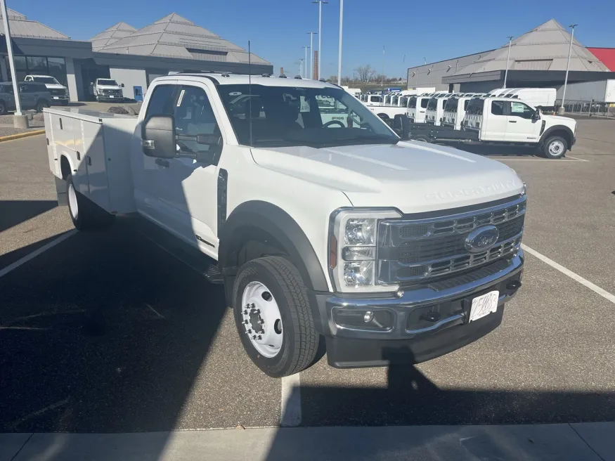 2025 Ford Super Duty F-550 | Photo 11 of 11