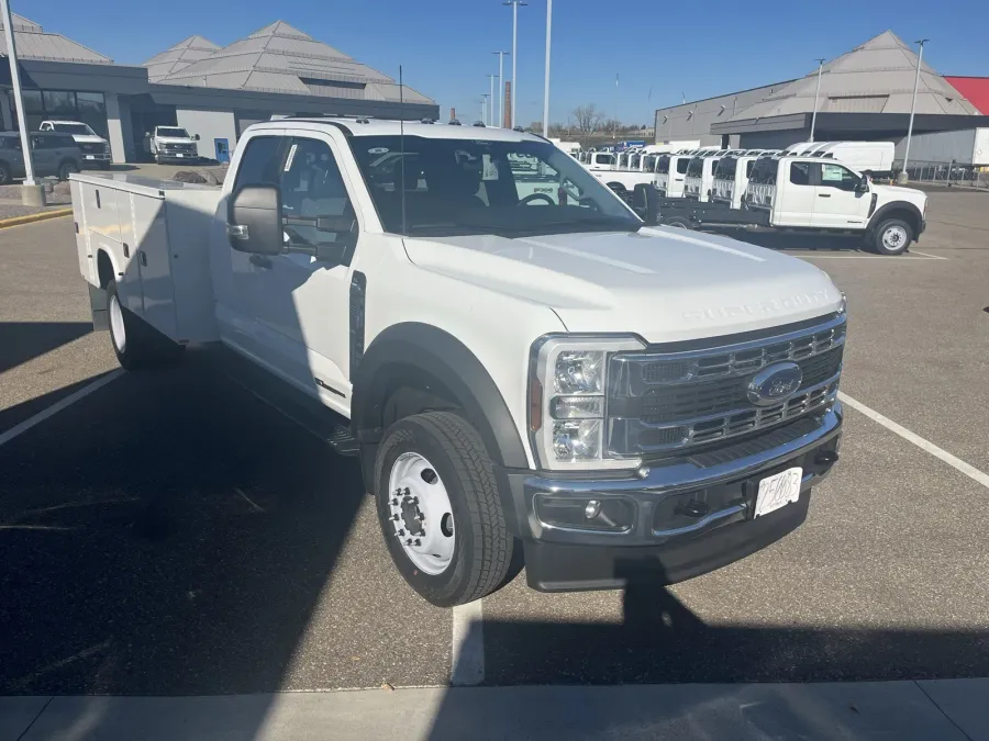 2025 Ford Super Duty F-550 | Photo 11 of 11
