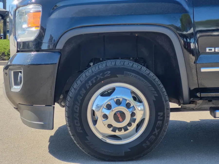 2019 GMC Sierra 3500HD Denali | Photo 8 of 24