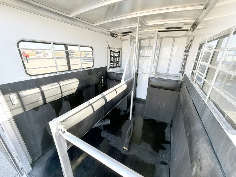 2001 Sundowner 2HBP | Photo 9 of 13