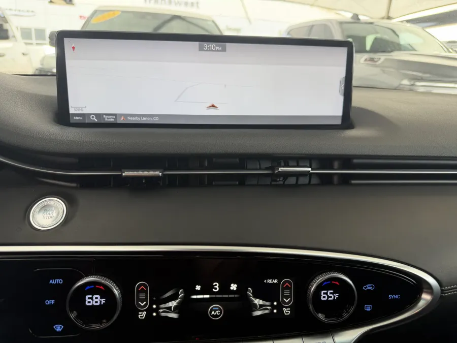 2025 Genesis GV70 2.5T | Photo 13 of 19