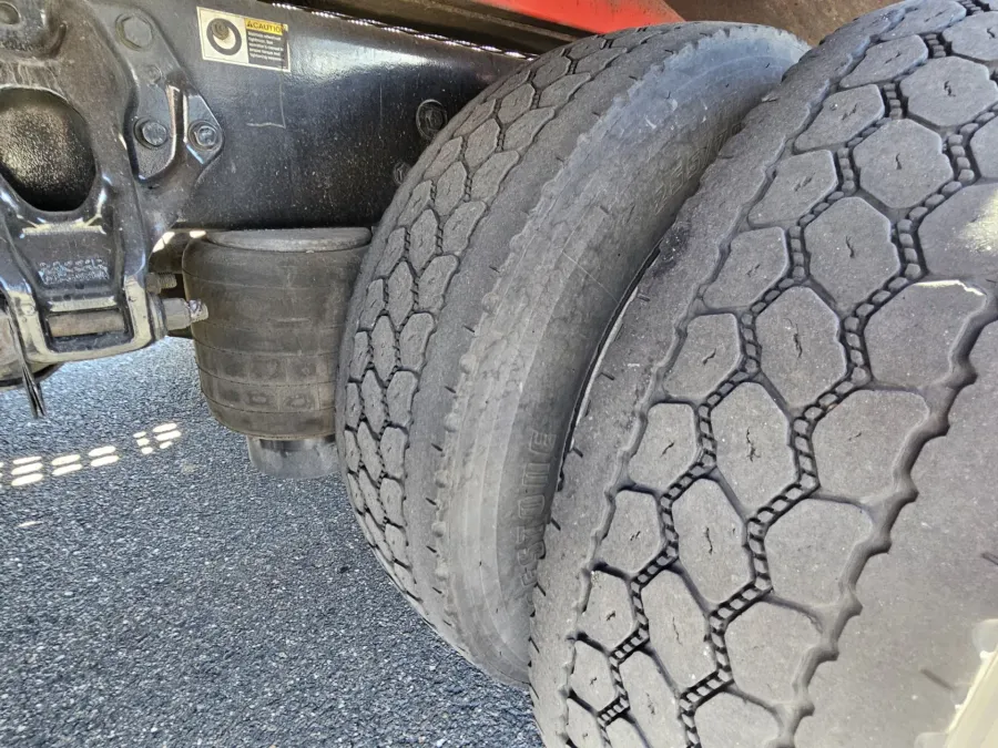2018 Peterbilt 389 | Photo 23 of 35